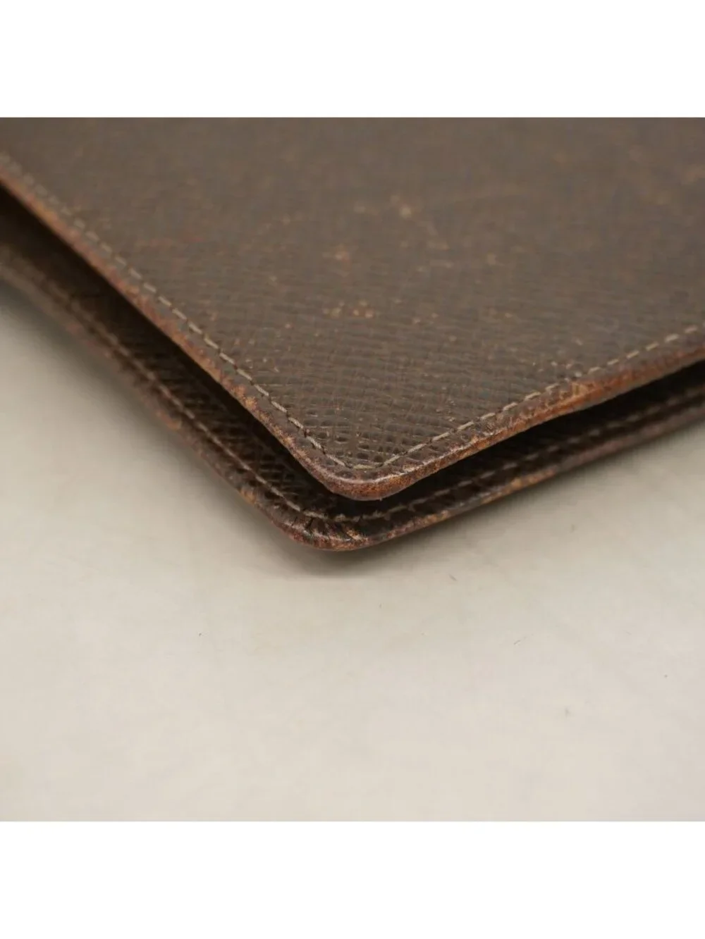 Louis Vuitton Notebook Cover Taiga Agenda MM Grizzly